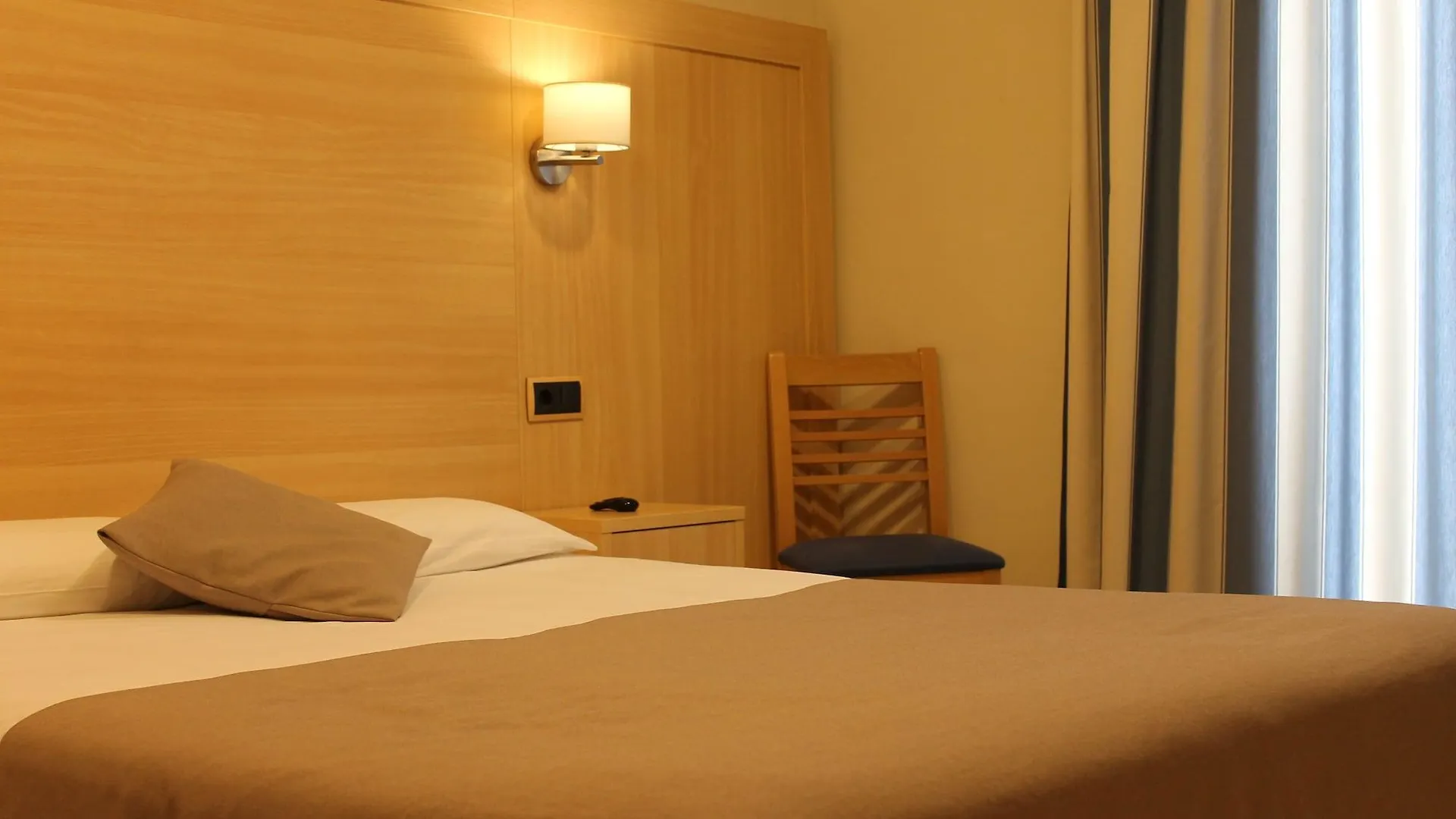 Hotel Canton Barcelona 0*,  Spain